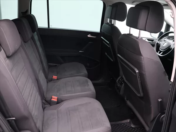 Volkswagen Touran 1,5 TSI EVO 110kW HighLline - foto 14