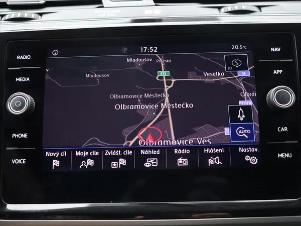 Volkswagen Touran 1,5 TSI EVO 110kW HighLline - foto 23
