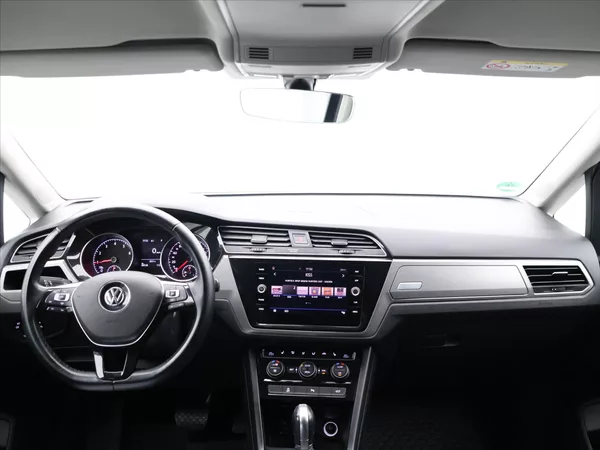 Volkswagen Touran 1,5 TSI EVO 110kW HighLline - foto 26