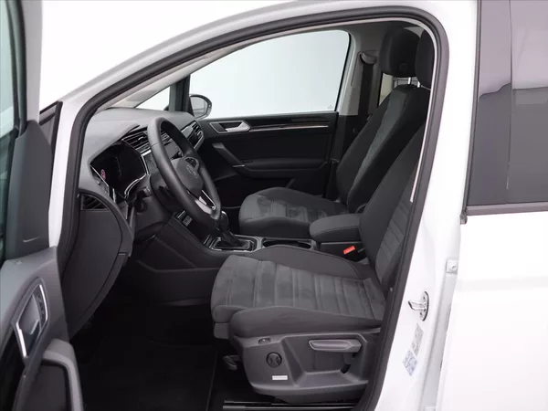 Volkswagen Touran 2,0 TDI DSG R-Line 1.Maj DPH - foto 12