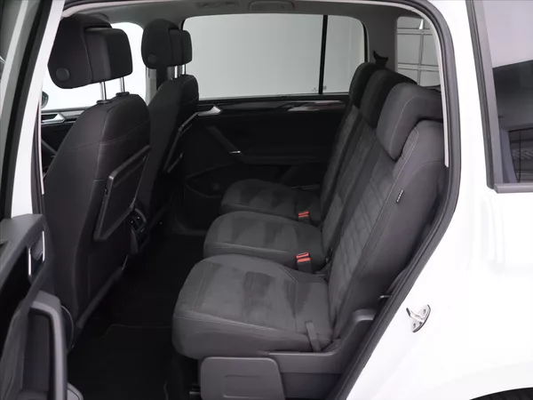 Volkswagen Touran 2,0 TDI DSG R-Line 1.Maj DPH - foto 15