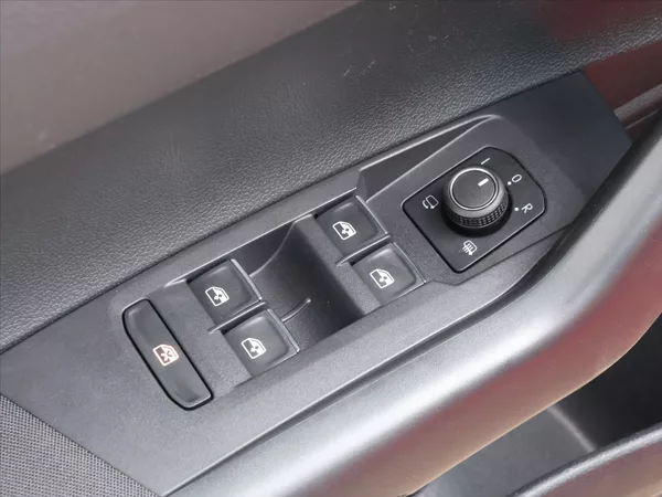 Volkswagen Polo 2,0 TSI GTI 147kW DSG LED Beat - foto 8
