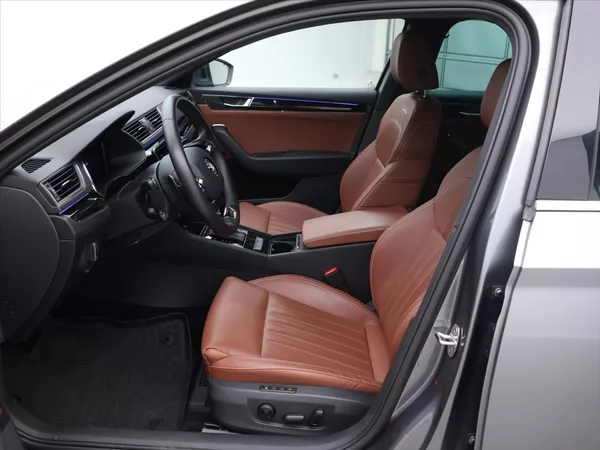 Škoda Superb 2,0 TDI 110kW DSG L&K DPH CZ - foto 12