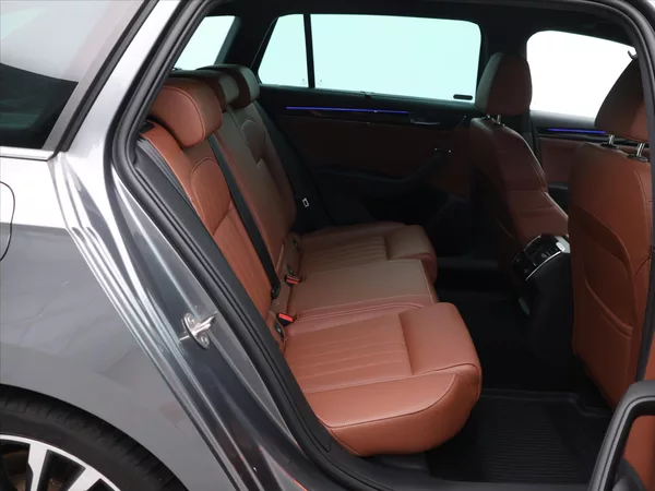 Škoda Superb 2,0 TDI 110kW DSG L&K DPH CZ - foto 14