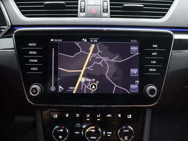 Škoda Superb 2,0 TDI 110kW DSG L&K DPH CZ - foto 21