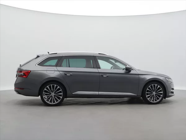 Škoda Superb 2,0 TDI 110kW DSG L&K DPH CZ - foto 8