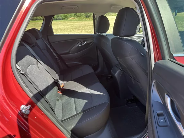 Hyundai i30 1,0 T-GDI Automat CZ Smart DPH - foto 6