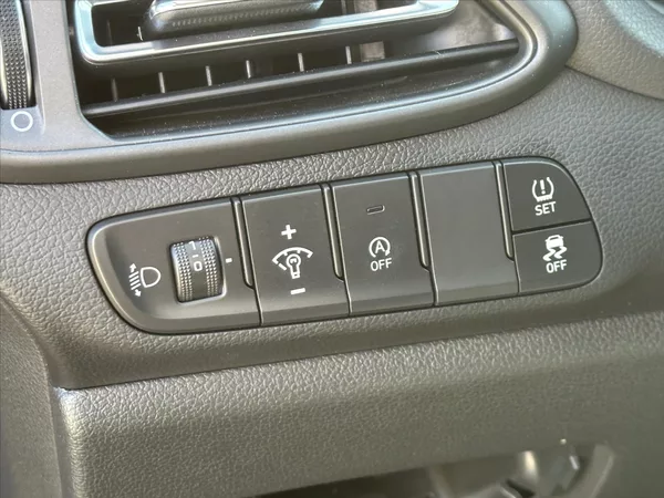 Hyundai i30 1,0 T-GDI Automat CZ Smart DPH - foto 9