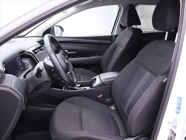 Hyundai Tucson 1,6 T-GDi 110kW Aut. CZ 1.Maj - foto 4