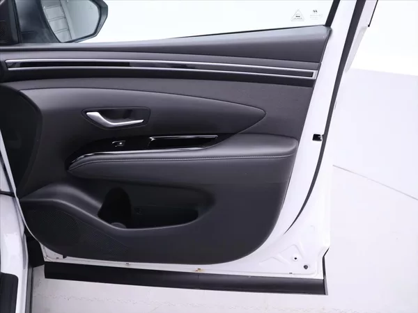 Hyundai Tucson 1,6 T-GDi 110kW Aut. CZ 1.Maj - foto 5