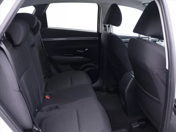 Hyundai Tucson 1,6 T-GDi 110kW Aut. CZ 1.Maj - foto 7