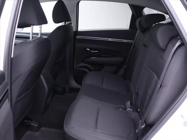 Hyundai Tucson 1,6 T-GDi 110kW Aut. CZ 1.Maj - foto 8