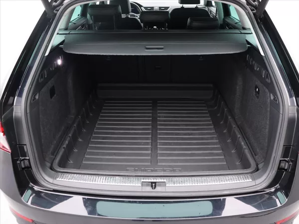 Škoda Superb 2,0 TDI 140kW DSG 4x4 L&K DPH - foto 10