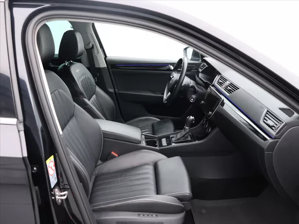 Škoda Superb 2,0 TDI 140kW DSG 4x4 L&K DPH - foto 13