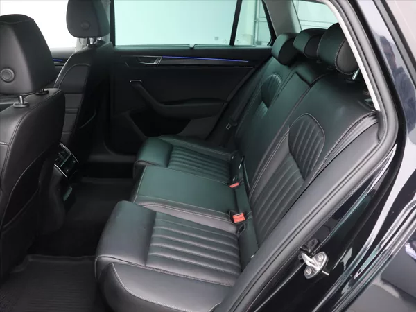 Škoda Superb 2,0 TDI 140kW DSG 4x4 L&K DPH - foto 15