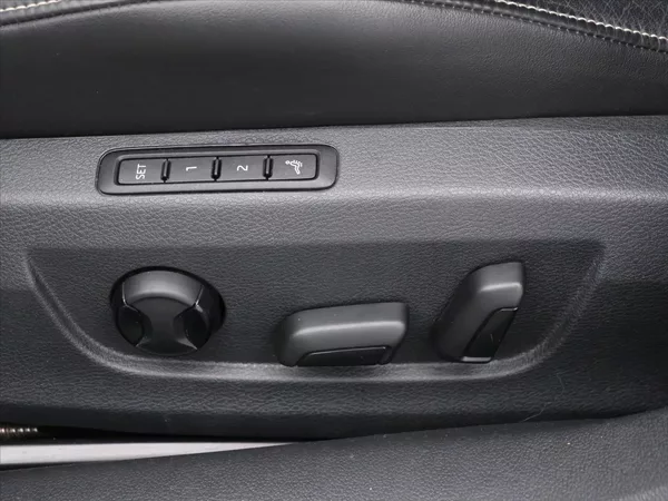 Škoda Superb 2,0 TDI 140kW DSG 4x4 L&K DPH - foto 16