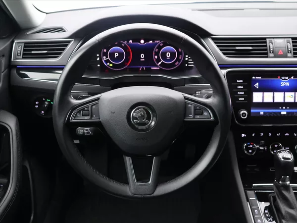 Škoda Superb 2,0 TDI 140kW DSG 4x4 L&K DPH - foto 23