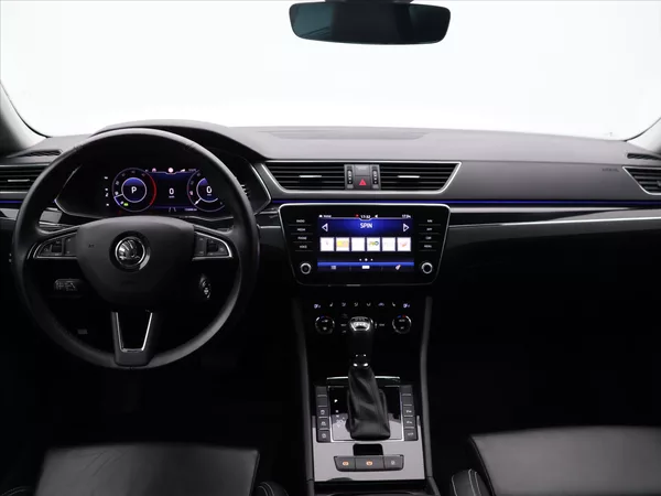 Škoda Superb 2,0 TDI 140kW DSG 4x4 L&K DPH - foto 33