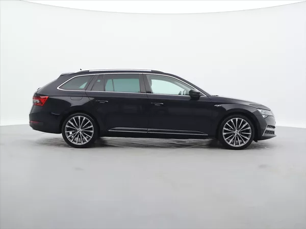 Škoda Superb 2,0 TDI 140kW DSG 4x4 L&K DPH - foto 8