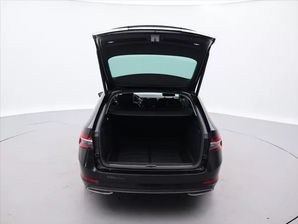 Škoda Superb 2,0 TDI 140kW DSG 4x4 L&K DPH - foto 9