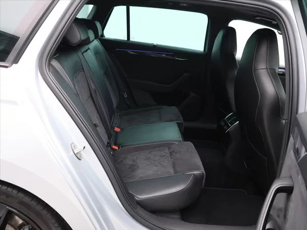 Škoda Superb 2,0 TDI 140kW Sportline Aut.kl - foto 13