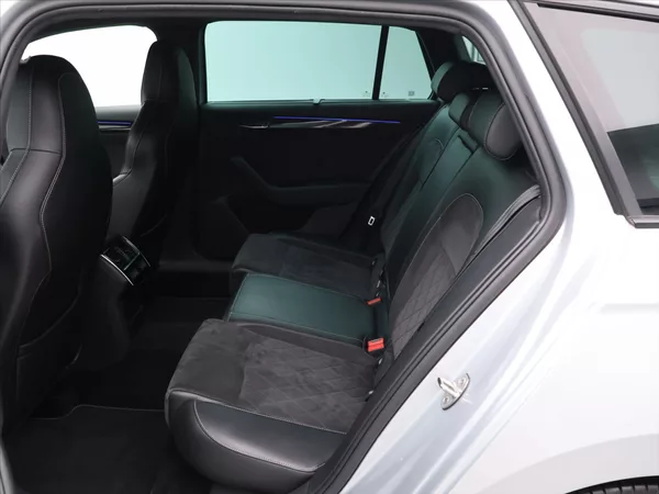 Škoda Superb 2,0 TDI 140kW Sportline Aut.kl - foto 14