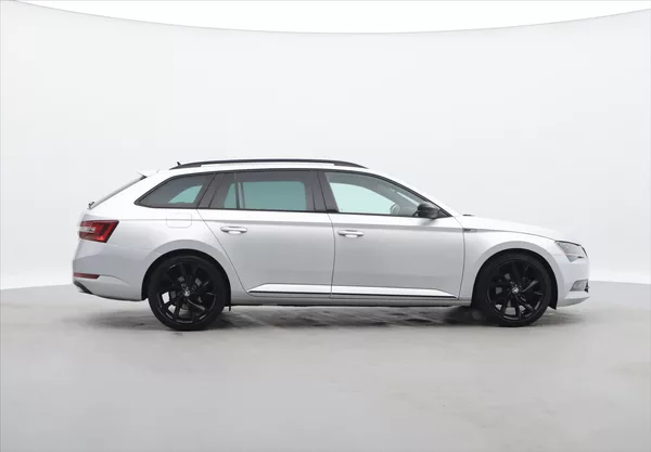 Škoda Superb 2,0 TDI 140kW Sportline Aut.kl - foto 8
