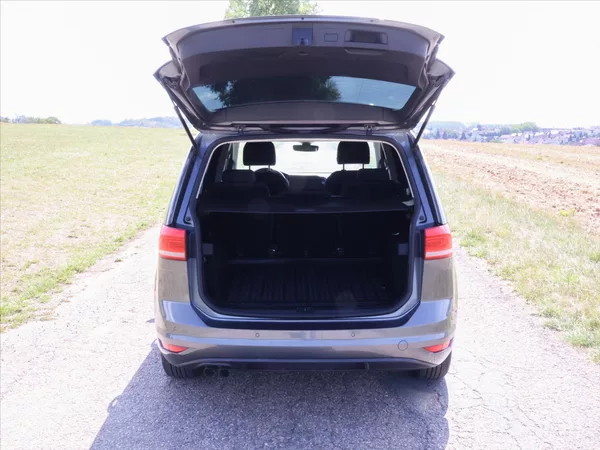 Volkswagen Touran 2,0 TDI 110kW DSG LED