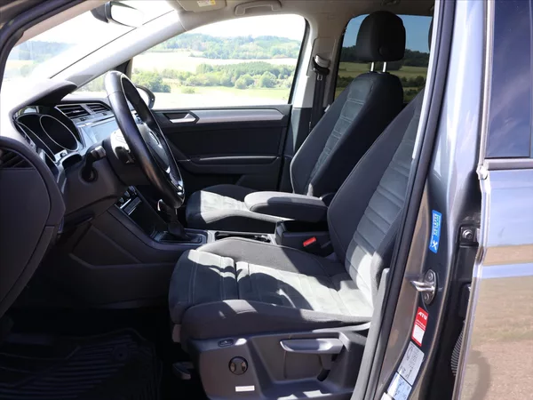 Volkswagen Touran 2,0 TDI 110kW DSG LED - foto 3