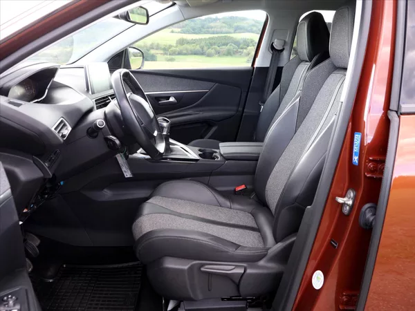 Peugeot 3008 1,5 Blue HDi 96kW Allure CZ - foto 4