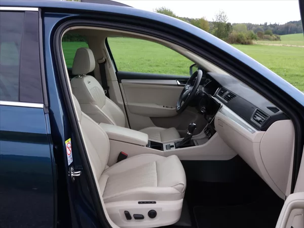 Škoda Superb 2.0 TDI 147kW DSG L&K DPH CZ - foto 12