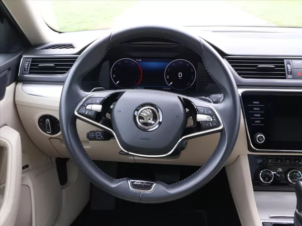Škoda Superb 2.0 TDI 147kW DSG L&K DPH CZ - foto 15