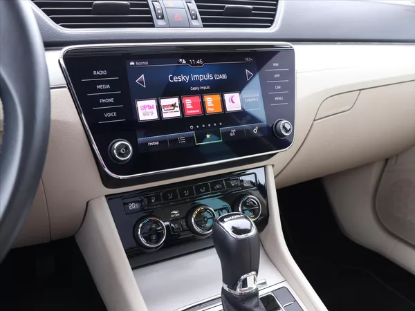 Škoda Superb 2.0 TDI 147kW DSG L&K DPH CZ - foto 17