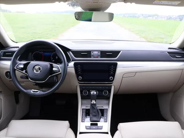 Škoda Superb 2.0 TDI 147kW DSG L&K DPH CZ - foto 22