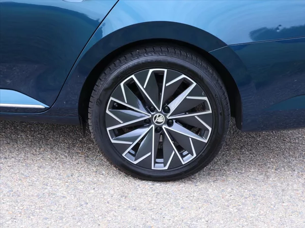 Škoda Superb 2.0 TDI 147kW DSG L&K DPH CZ - foto 23