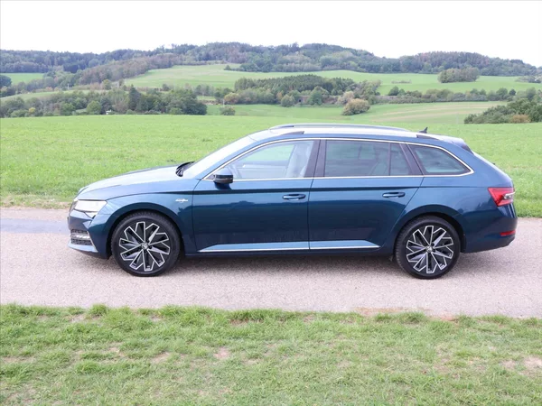 Škoda Superb 2.0 TDI 147kW DSG L&K DPH CZ - foto 4