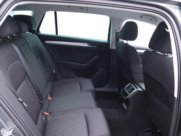Škoda Superb 2,0 TDI 110kW DSG CZ 1.Maj DPH - foto 12
