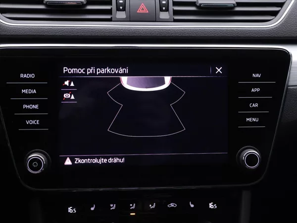 Škoda Superb 2,0 TDI 110kW DSG CZ 1.Maj DPH - foto 22