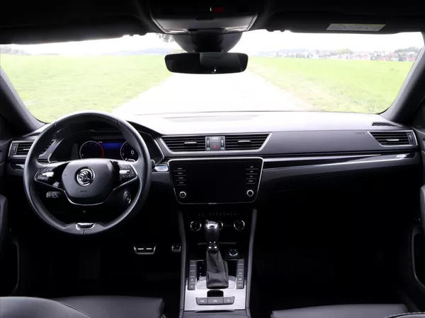 Škoda Superb 2,0 TDI 110kW DSG L&K DPH CZ - foto 13