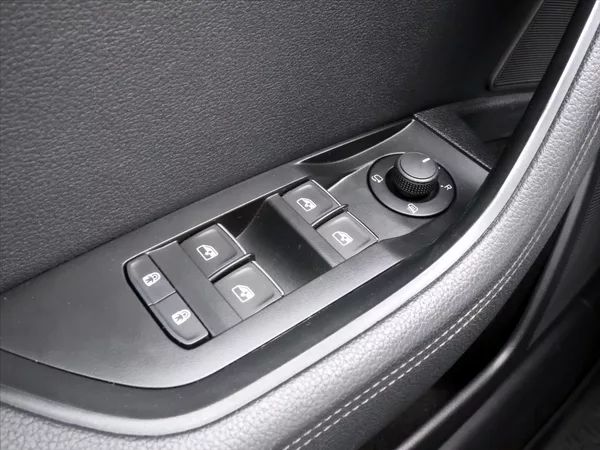 Škoda Superb 2,0 TDI 110kW DSG L&K DPH CZ - foto 14