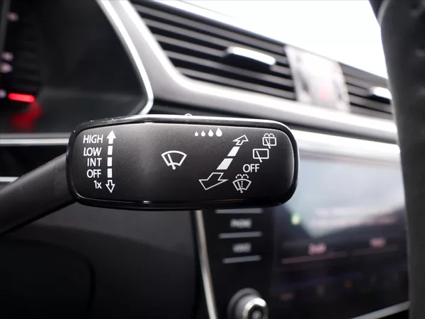 Škoda Superb 2,0 TDI 110kW DSG L&K DPH CZ - foto 17