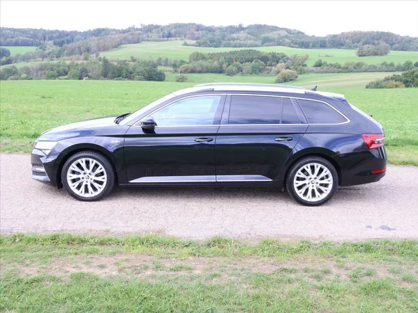 Škoda Superb 2,0 TDI 110kW DSG L&K DPH CZ - foto 4