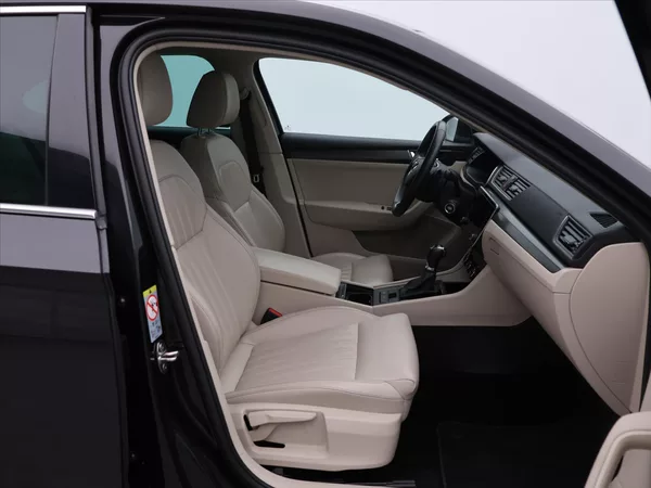 Škoda Superb 2,0 TDI DSG 4x4 CZ Style DPH - foto 12
