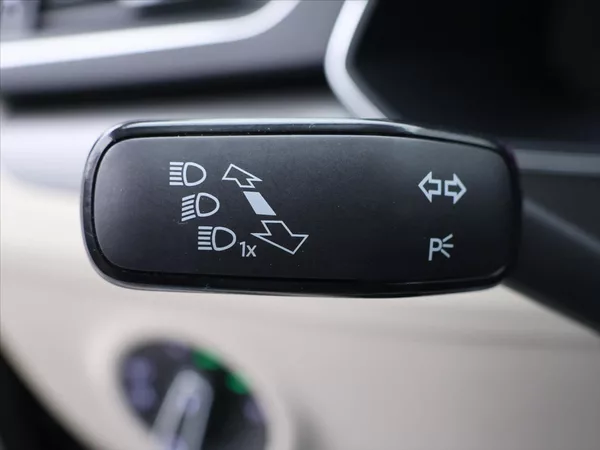 Škoda Superb 2,0 TDI DSG 4x4 CZ Style DPH - foto 18