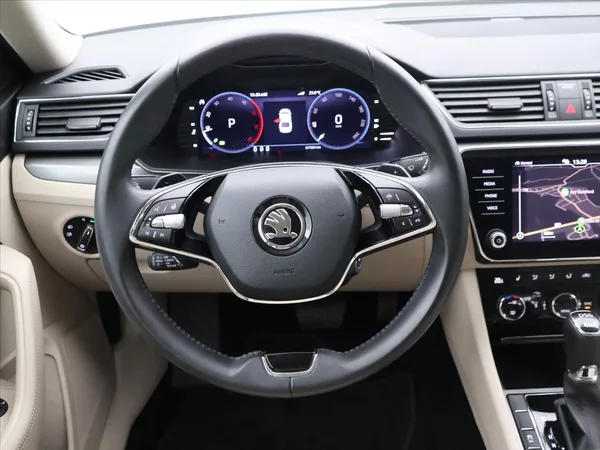 Škoda Superb 2,0 TDI DSG 4x4 CZ Style DPH - foto 19
