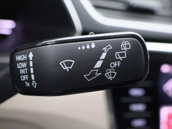 Škoda Superb 2,0 TDI DSG 4x4 CZ Style DPH - foto 20