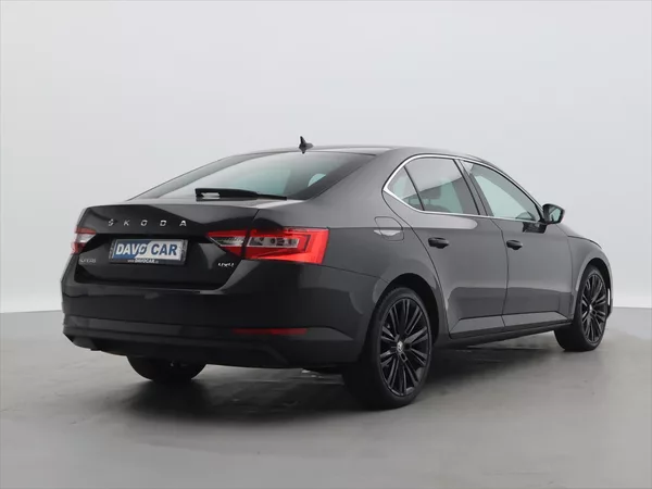 Škoda Superb 2,0 TDI DSG 4x4 CZ Style DPH - foto 7