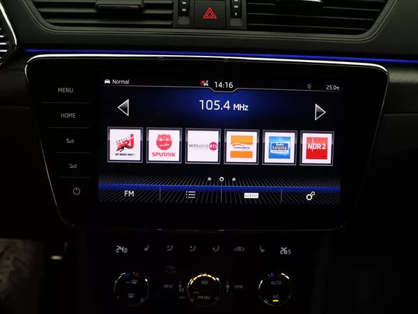 Škoda Superb 2,0 TDI 140kW Sportline 4x4 - foto 19