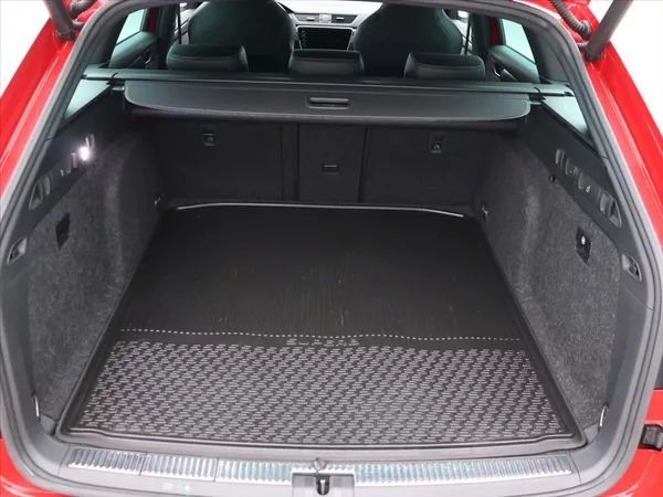 Škoda Superb 2,0 TDI 140kW Sportline 4x4 - foto 9