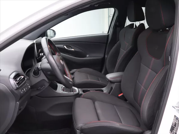 Hyundai i30 1,5 T-GDI N Line SmartKey CZ - foto 10